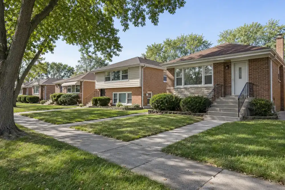 Illustration of a typical residential street in the Elmwood Park, IL area