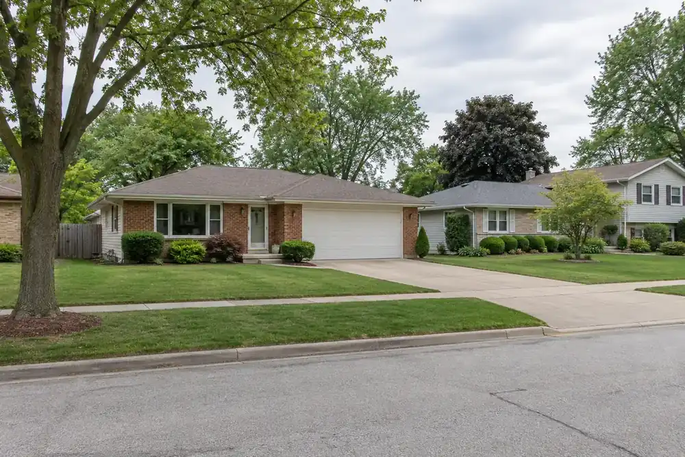 Illustration of a typical residential street in the Hanover Park, IL area